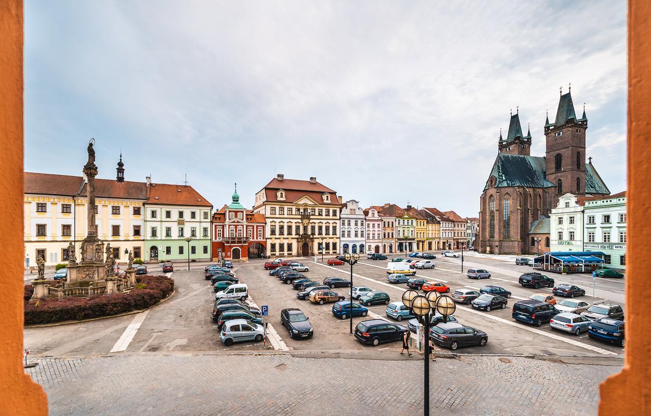 Unique Central Square Business Apt. Hradec Králové Buitenkant foto
