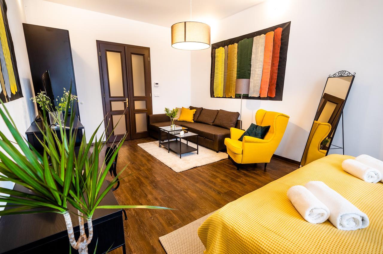 Unique Central Square Business Apt. Hradec Králové Buitenkant foto